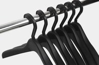 「ハンガーを1本たりともごみにしない」...日本コパックが30年かけて築いた循環型システム