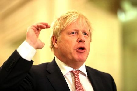 　１月１４日、ジョンソン英首相（写真）は、スコットランドのスタージョン行政府首相に宛てた１４日付書簡で、スタージョン氏から要請されたスコットランド独立の是非を問う新たな住民投票実施の権限委譲を拒絶した。ベルファストで１３日代表撮影（２０２０年　ロイター）
