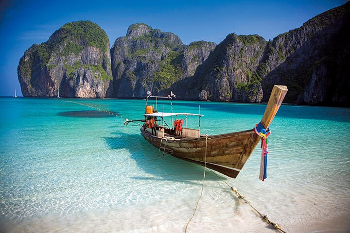 06『ザ・ビーチ』の舞台マヤ湾（タイ）　MATEO_PEARSON/ISTOCK