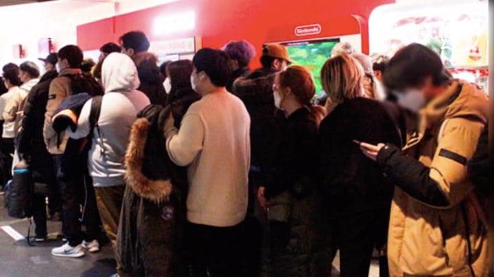韓国でNintendo Switch購入のために並ぶ人びと　연합뉴스 Yonhapnews/YouTube