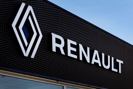 　仏自動車大手ルノーは２３日、商用電気自動車（ＥＶ）合弁会社フレクシスを完全子会社化すると発表した。合弁相手のスウェーデン商用車大手ボルボと海運グループＣＭＡ・ＣＧＭの持ち分を買い取る。オランダ・アルンヘムで２０２５年２月撮影（２０２６年　ロイター／Piroschka van de Wouw）