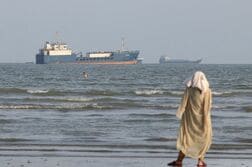 ホルムズ海峡の肥料輸送、米イラン合意なければ食料危機の恐れ＝国連