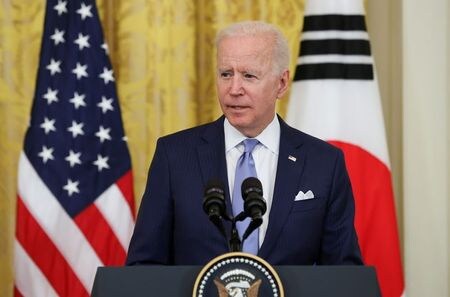 バイデン米大統領は２４日、米国内外のユダヤ人コミュニティに対する暴力を非難した。写真はホワイトハウスえ２１日撮影（２０２１年　ロイター／JONATHAN ERNST）