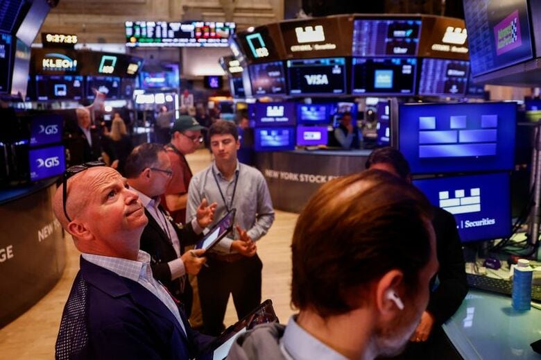 米ニューヨーク証券取引所で今月６日撮影。REUTERS/Jeenah Moon