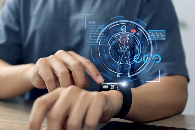 ウエアラブルデバイスのイメージ　Thx4Stock team-shutterstock