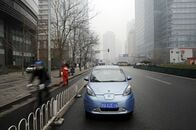 中国で深刻化する大気汚染、電気自動車の売上伸張の好機に