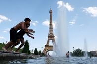 欧州熱波、経済活動や交通に影響　涼を求める人の水の事故相次ぐ