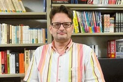「ひでぶ」を何と訳す？ フランス版『北斗の拳』の翻訳者を悩ませた、日本独自のオノマトペとの闘い