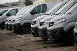 英自動車生産、上期は7.5％減　新政権下で楽観兆候も＝業界団体