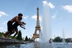 欧州熱波、経済活動や交通に影響　涼を求める人の水の事故相次ぐ