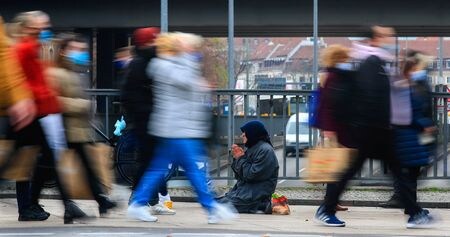 Ｓ＆Ｐグローバルが２４日発表した３月のユーロ圏の総合購買担当者景気指数（ＰＭＩ）速報値は５４．５と、前月の５５．５から低下した。ベルリンで２０２０年撮影。（２０２２年　ロイター/Hannibal Hanschke）