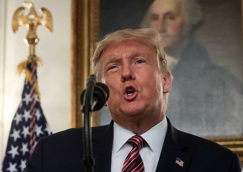 トランプ米大統領が新型コロナウイルスの致死性や伝染性を今年2月時点で認識していたにもかかわらず、混乱を回避するために国民に正しい情報を伝えていなかったことが、著名ジャーナリストのボブ・ウッドワード氏が新著「Rage(怒り)」のために行ったインタビューで明らかになった(2020年　ロイター/JONATHAN ERNST)