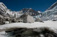 ヒマラヤ、今後も氷河崩壊の深刻な洪水リスクに直面＝国連高官