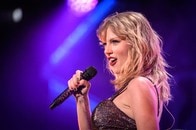 「まるで冷蔵庫のレタス...」テイラー・スウィフトの観戦写真が一瞬でミームに...あざ笑う声が多数