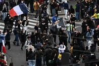 仏で厳戒の中デモ、警備7万人投入　地方で散発的衝突