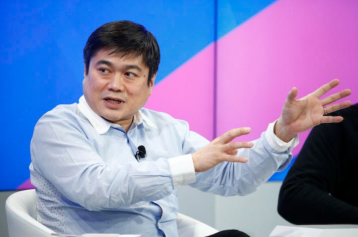 伊藤穣一MITメディアラボ所長に錚々たるメンバーが支援の声をあげている　REUTERS/Ruben Sprich