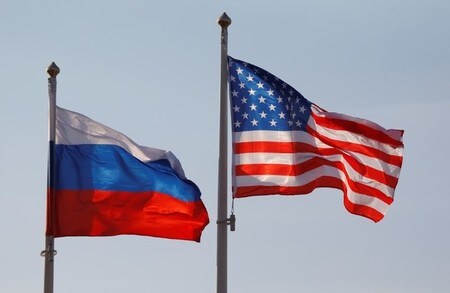 　６月２６日、米議会関係者は上院が今月可決したロシアに対する新たな制裁法案について、下院での採決がいつ実施されるかは不透明との見方を示した。モスクワの空港で４月１１日撮影（２０１７年　ロイター/Maxim Shemetov）