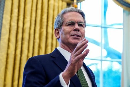ベッセント米財務長官（写真）は、南アフリカ・ケープタウンで来週開催される２０カ国・地域（Ｇ２０）財務相・中央銀行総裁会議を欠席すると明らかにした。３日撮影（２０２５年　ロイター/Elizabeth Frantz）