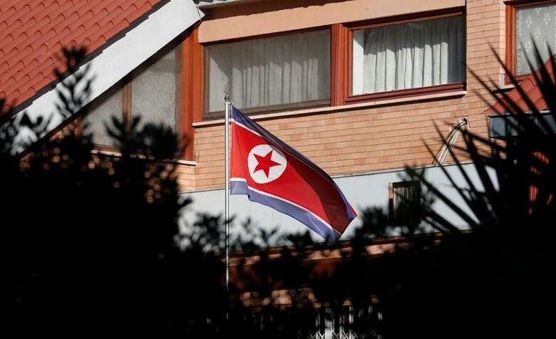 米政府は26日、北朝鮮のハッカーが世界中の銀行に不正アクセスし、違法な送金のほか、現金自動預払機(ATM)から不正に現金の引き出しを行っていると警告した。ローマで昨年1月撮影(2020年　ロイター/ALESSANDRO BIANCHI)