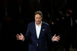 メルセデスＣＥＯ「米事業守る」、中国系株主巡り販売禁止リスク