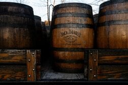 ジャック・ダニエル製造元、サゼラックの150億ドル買収提案を拒否