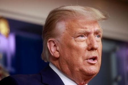 　１２月１日、トランプ米大統領は、国防予算の大枠を定める国防権限法（ＮＤＡＡ）について、ＩＴ企業を訴訟リスクから保護する通信品位法２３０条を撤廃する規定が盛り込まれない限り、拒否権を発動する考えを表明した。写真はワシントンで１１月撮影（２０２０年　ロイター／Hannah McKay）