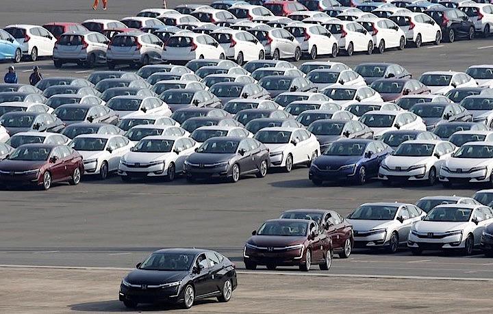 1月24日、日銀はこのほど、日本の輸出が先行き大幅に減少する可能性を可視化した輸出版のヒートマップを作成し、1月の「経済・物価情勢の展望（展望リポート）」の全文に掲載した。写真は横浜で2017年11月撮影（2019年　ロイター／Toru Hanai）