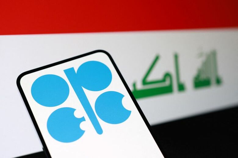 ＯＰＥＣのロゴとイラクの国旗。６月撮影。REUTERS/Dado Ruvic/Illustration