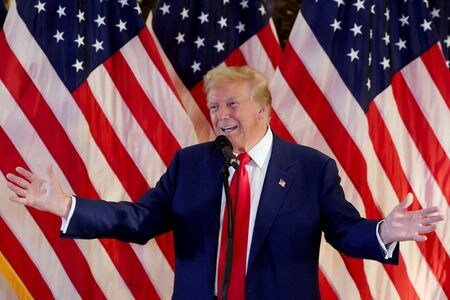 １１月の米大統領選を控え、共和党候補のトランプ前大統領の選挙陣営が中国系動画投稿アプリＴｉｋＴｏｋ（ティックトック）を積極的に活用し、バイデン政権がインフレ抑制に手こずっていると批判していく方針をロイターに明らかにした。写真は５月３１日、ニューヨーク市で撮影（２０２４年　ロイター/Brendan McDermid）