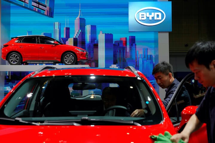 EV販売台数でテスラに次ぎ世界2位の中国・BYD。ガソリン車の生産をやめてEVに注力している　Aly Song-REUTERS
