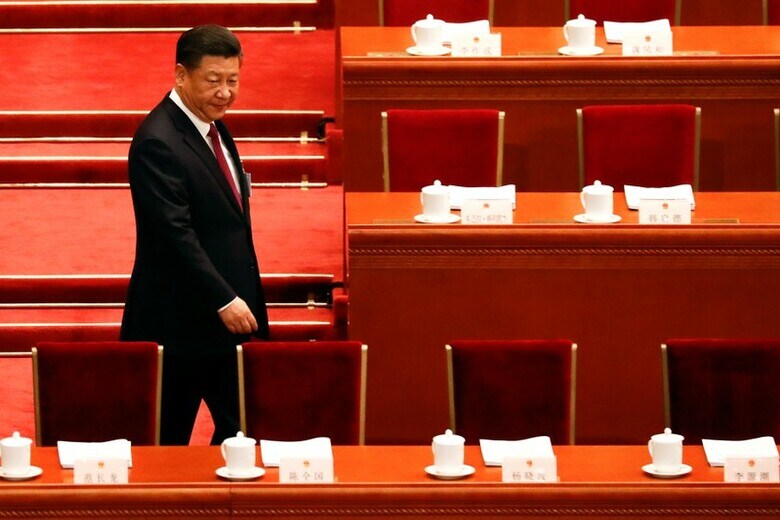 約３０００人が出席する中国の全国人民代表大会（全人代、国会に相当）が、北京の人民大会堂で３月５日から約２週間の日程で始まる。写真は５日、全人代の開幕式に出席する習近平氏（２０１８年　ロイター/Damir Sagolj）