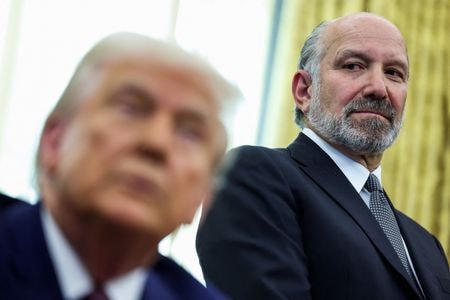 ラトニック米商務長官は、米トランプ米政権が発効した貿易相手国に対する２５％の鉄鋼・アルミニウム関税について、米国内の生産が強化されるまで撤回されることはないとの見方を示した。写真は２月、ワシントンＤＣで撮影（２０２５年　ロイター/Kevin Lamarque）