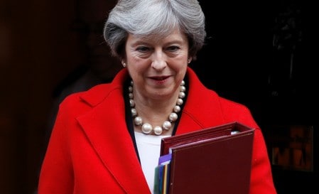 　１１月２３日、メイ英首相が２４日にブリュッセルを訪問する。欧州連合（ＥＵ）当局者らは、英国のＥＵ離脱交渉を巡り、メイ首相が国内で反発を受けるリスクをとり、１２月中の交渉進展を確かなものにするために提案を修正する兆候を示すかに注目している。２２日撮影（２０１７年　ロイター/Peter Nicholls）