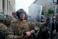 トランプが国民に銃を向ければアメリカは終わる