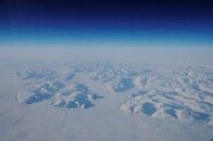 なぜグリーンランドの巨大氷河は崩壊するのか？　温暖化の謎を追う