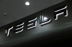独、テスラの運転支援システムのＥＵ承認を推進　マスク氏が歓迎