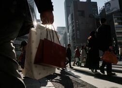 3月実質消費支出は前年比-2.9％（ロイター予測：-1.3％）