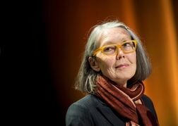 ノーベル文学賞にカナダのアン・カーソン氏、現代文学に新たな形式創造