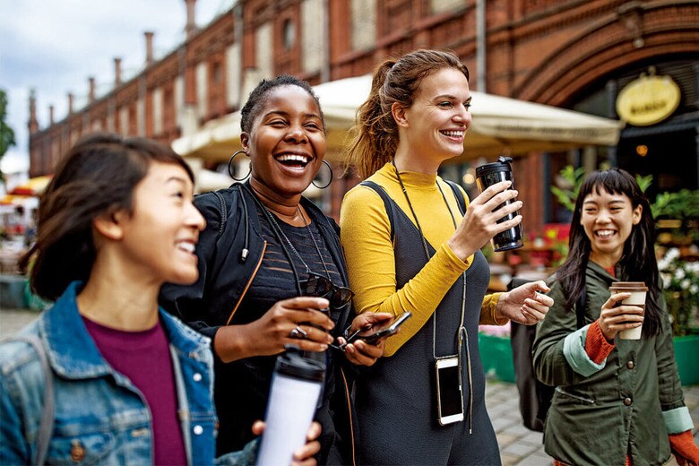 若い世代は給料よりもプライベートの充実を優先する傾向が強い　LUIS ALVAREZ/GETTY IMAGES
