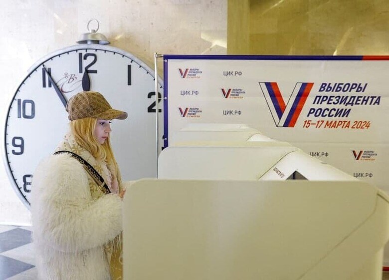 選挙監視団体「ゴロス」のスタニスラフ・アンドレイチュク共同議長は、１５日から始まったロシア大統領選挙は、ロシアがこれまで経験した中で最も透明性の低い選挙と述べた。３月１５日、ロシアの首都モスクワで撮影（２０２４年　ロイター／Evgenia Novozhenina）