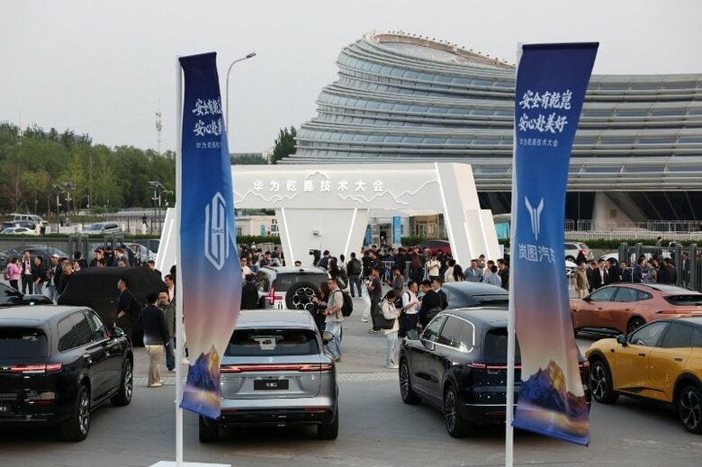 4月23日、北京で開催されたファーウェイの自動車技術展示会で撮影。REUTERS/Florence Lo