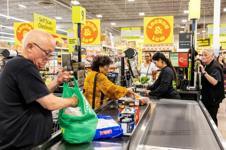 カナダ・オンタリオ州ブランプトンにある食料品店。6月5日、ブランプトンで撮影。REUTERS/Carlos Osorio