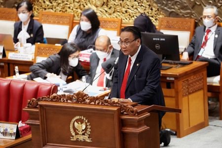 　１２月６日　インドネシア議会は６日、婚前・婚外交渉に最長１年の懲役刑を科す刑法改正案を可決した。６日、ジャカルタで撮影（２０２２年　ロイター／Willy Kurniawan）