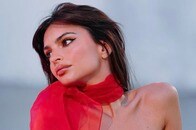 「ほぼ全裸」「尻が丸出し...」米セレブ、過激水着で寒波をも吹き飛ばす...ネット震撼