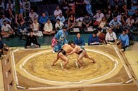 大相撲パリ公演は成功、それでも世界に広がらない理由...「女人禁制」は通用するのか