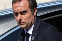 仏首相、燃料高騰対策で対象限定の追加支援策　一律減税は否定