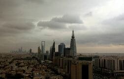 サウジ財政赤字、27年はＧＤＰ比3.6％予想　26年は想定上回る