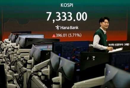 サムスンが時価総額「1兆ドルクラブ」入り、アジアでは2社目──韓国株は最高値更新
