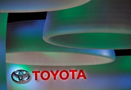 ポデスタ米大統領顧問は２日、トヨタ自動車が電気自動車の生産で遅れていたものの、現在は電動化に向け「全面的にコミット」していると、ロイターに対し明らかにした。（２０２３年　ロイター／Kim Kyung-Hoon）