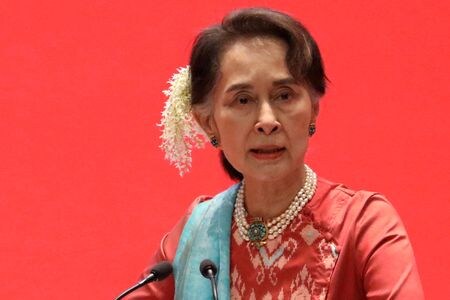 　４月２７日、ミャンマー国軍の統制下にある裁判所は、民主化指導者アウンサンスーチー氏（写真）に汚職の罪で禁錮５年の判決を言い渡した。写真はミャンマーのネピドーで２０１９年１月撮影（２０２２年　ロイター／Ann Wang）